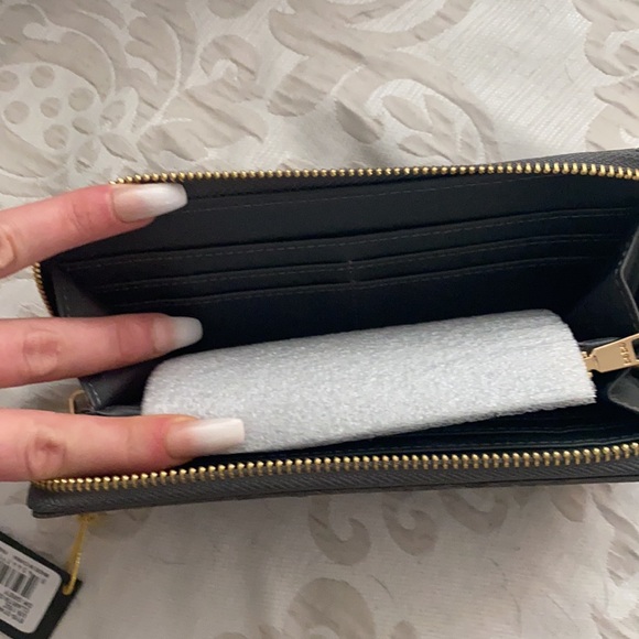 NWT Bebe wallet Gray ostrich - Picture 7 of 8